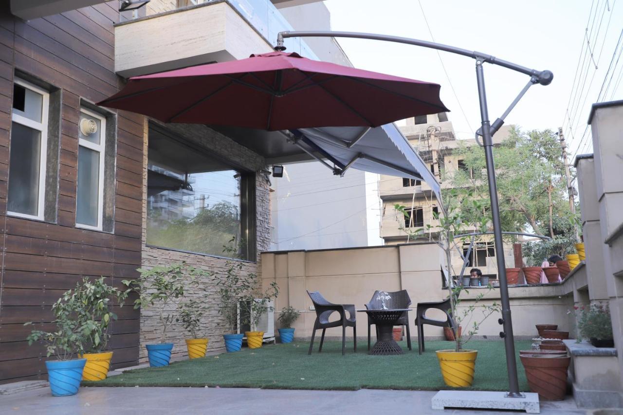 Nirvana Rooms Gurgaon Buitenkant foto