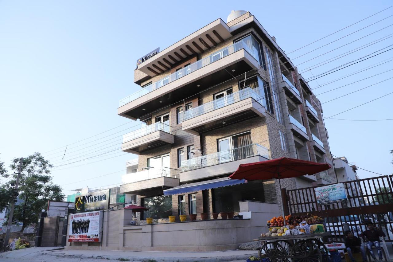 Nirvana Rooms Gurgaon Buitenkant foto