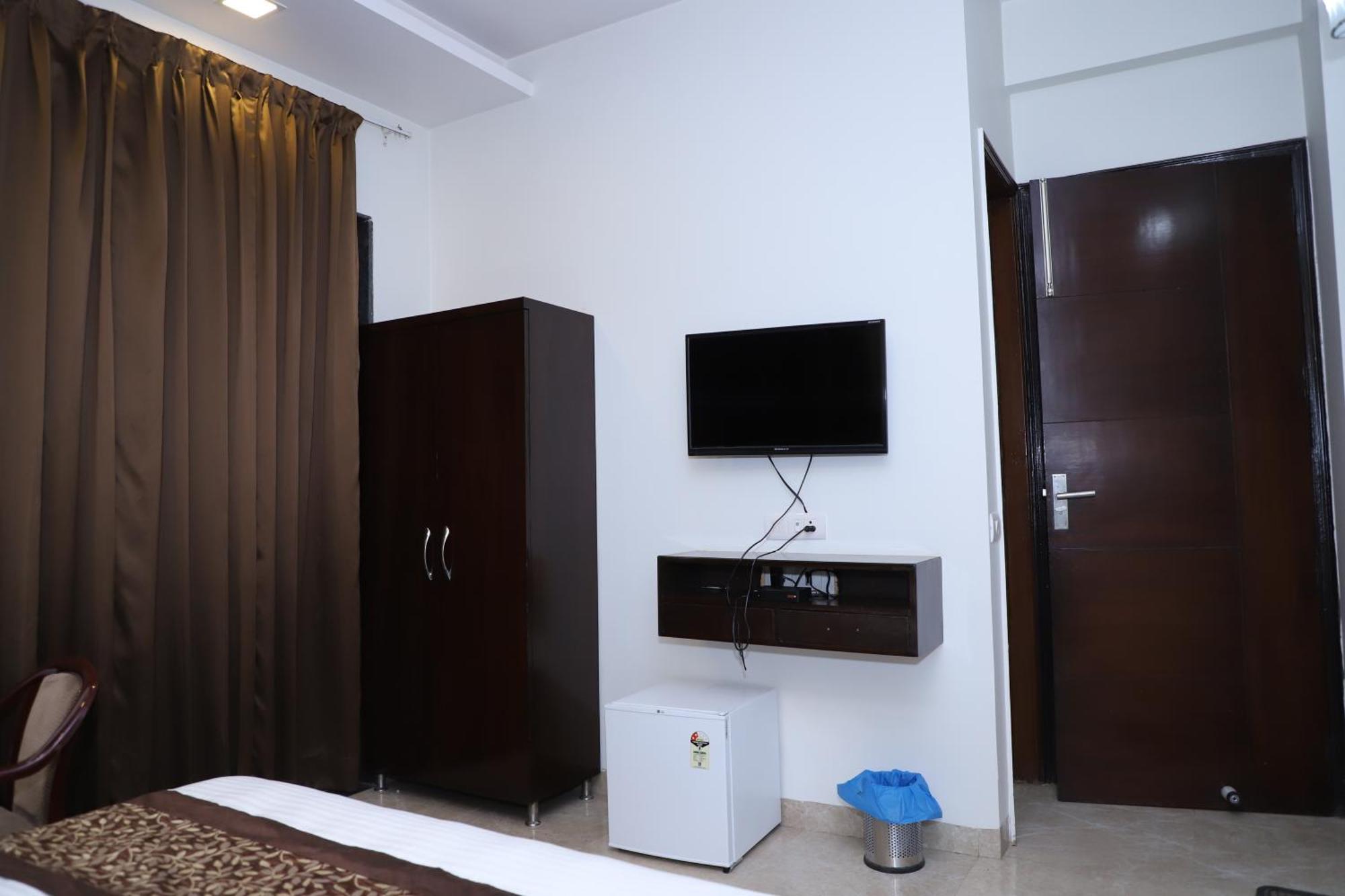 Nirvana Rooms Gurgaon Buitenkant foto