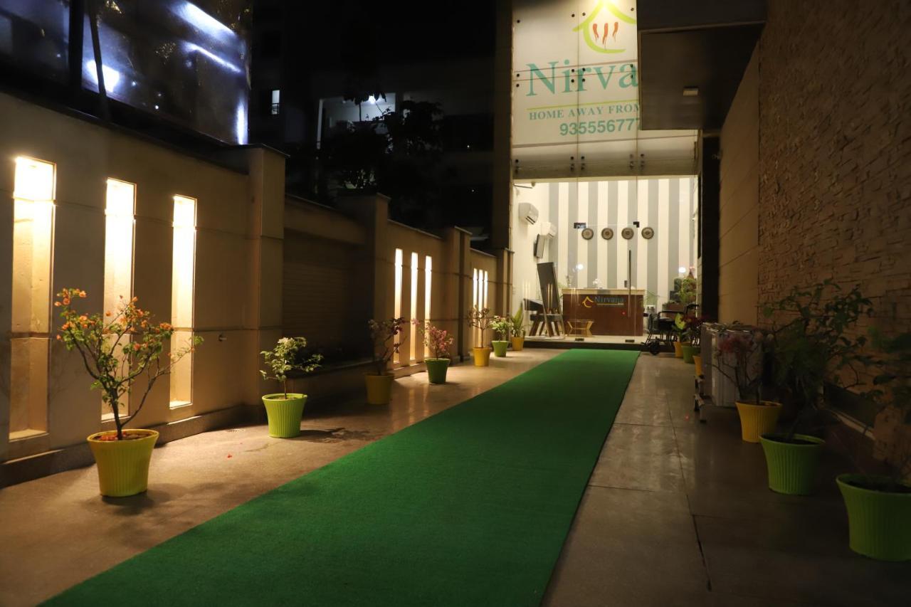 Nirvana Rooms Gurgaon Buitenkant foto