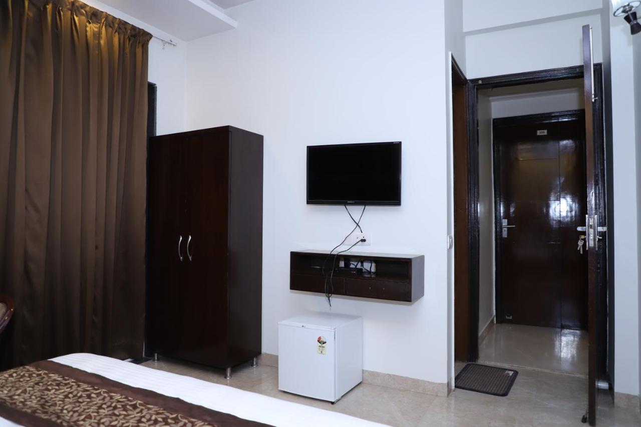 Nirvana Rooms Gurgaon Buitenkant foto