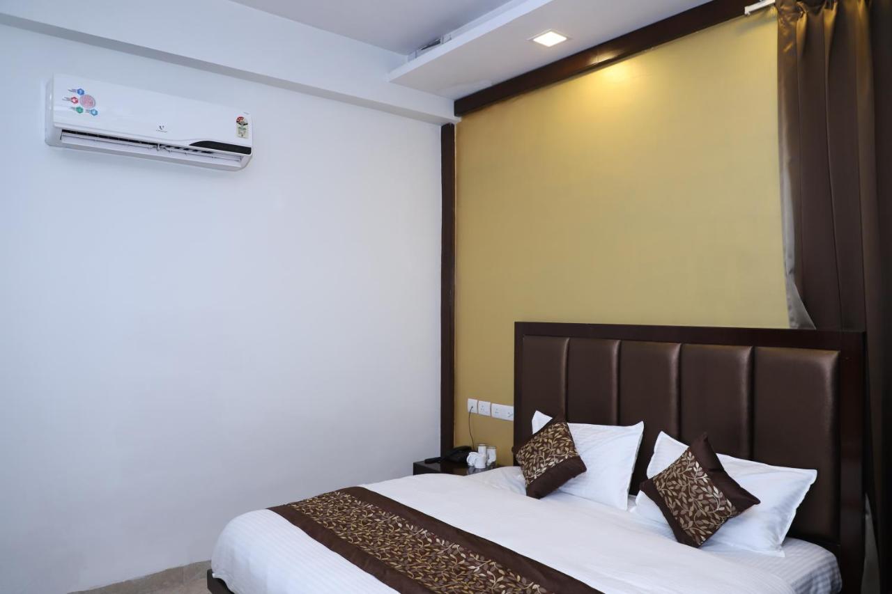 Nirvana Rooms Gurgaon Buitenkant foto