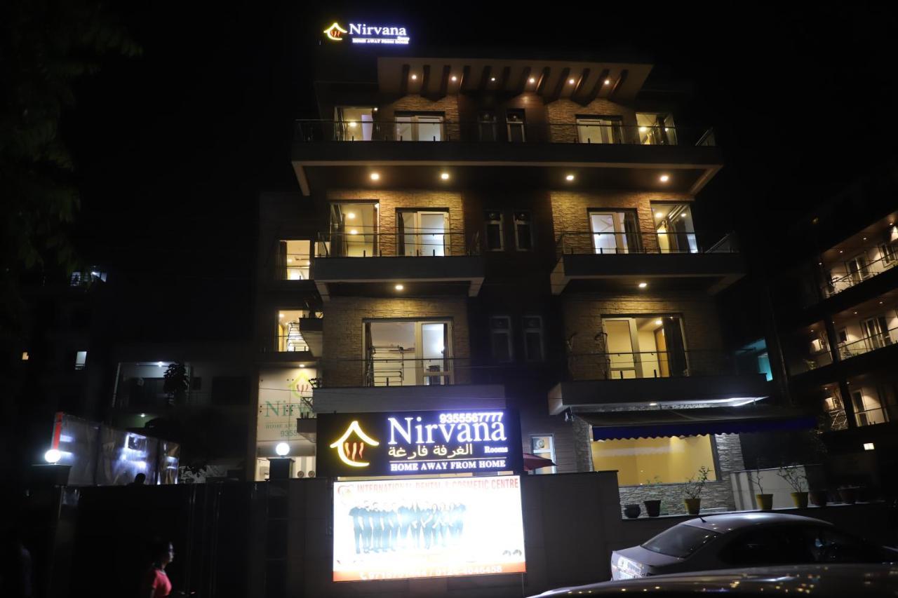 Nirvana Rooms Gurgaon Buitenkant foto