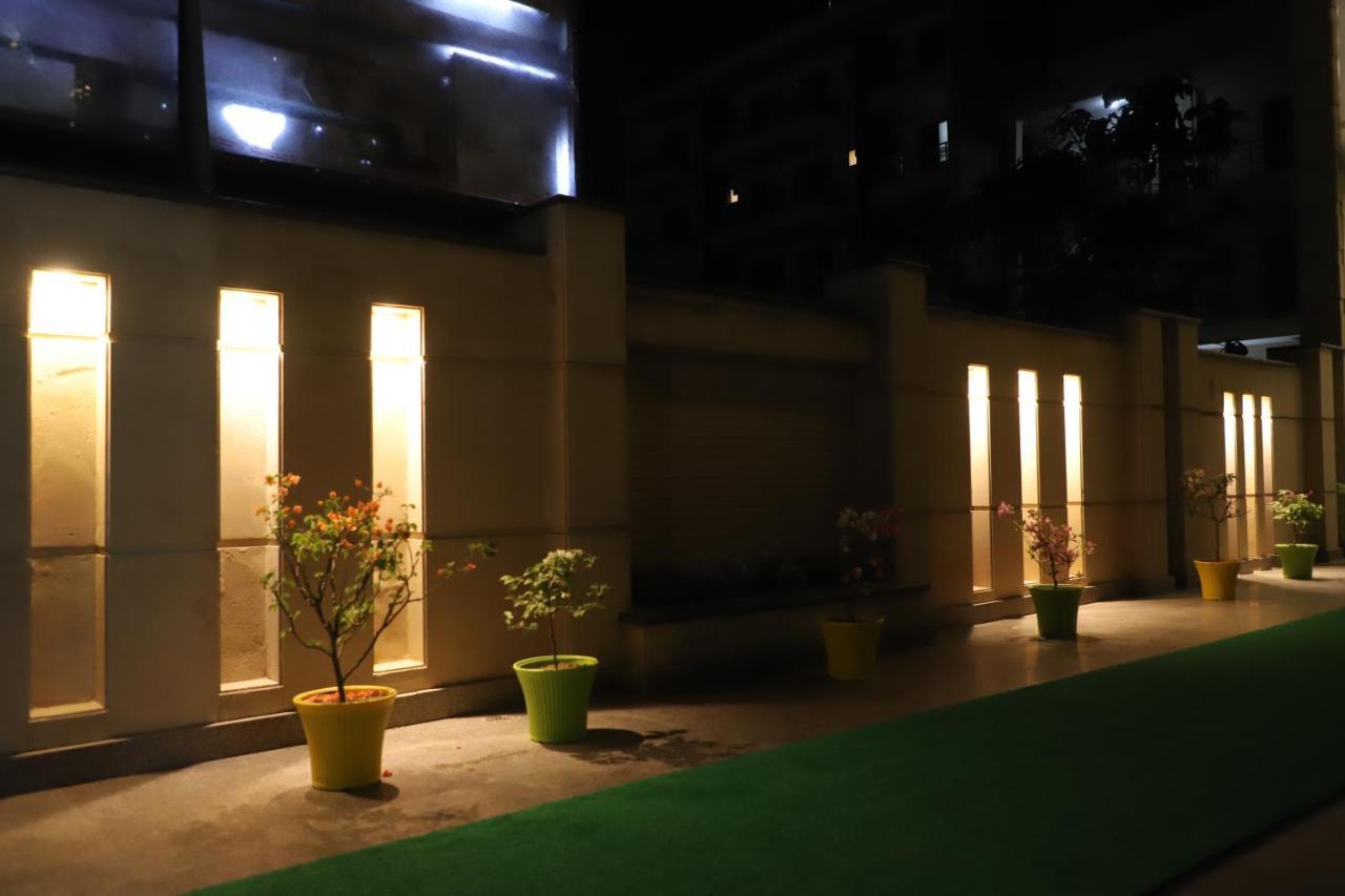 Nirvana Rooms Gurgaon Buitenkant foto