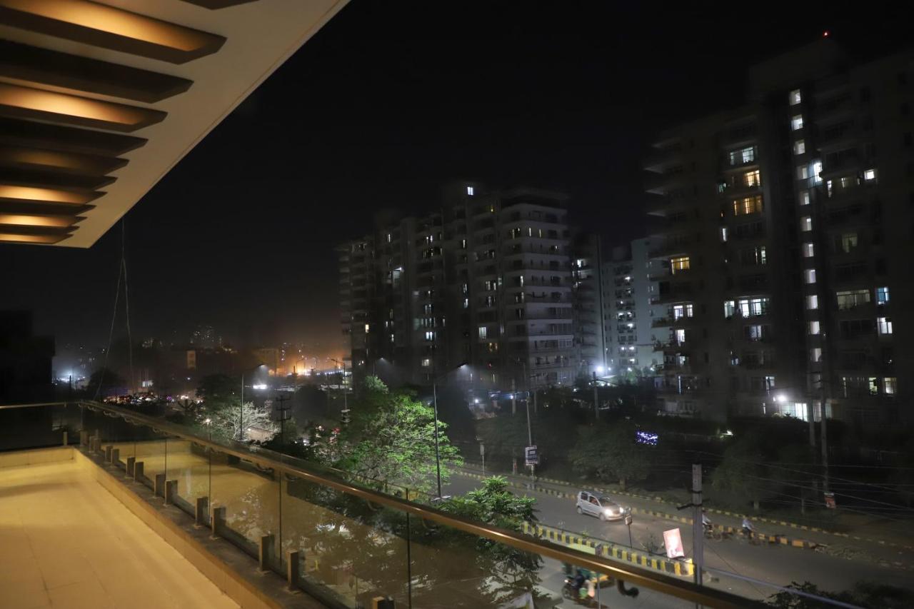 Nirvana Rooms Gurgaon Buitenkant foto