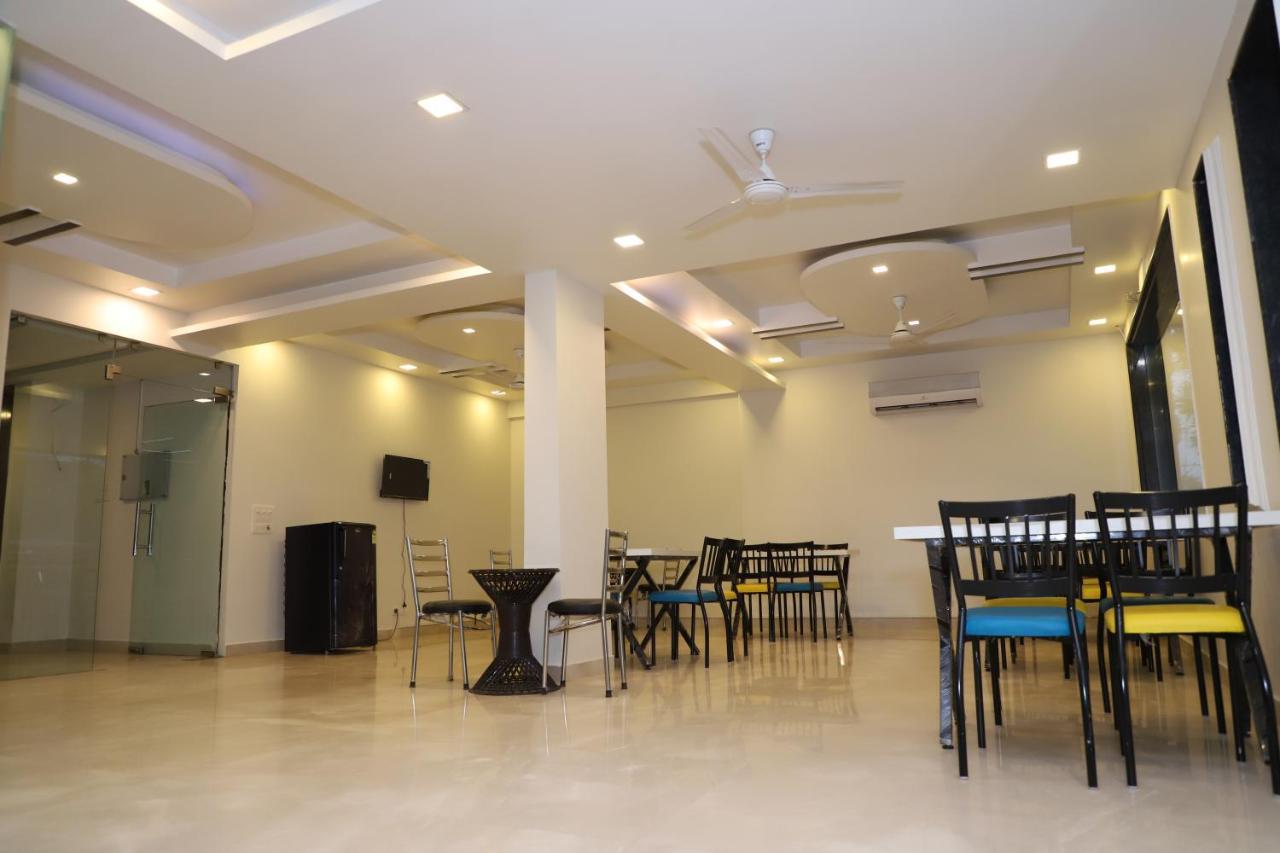 Nirvana Rooms Gurgaon Buitenkant foto