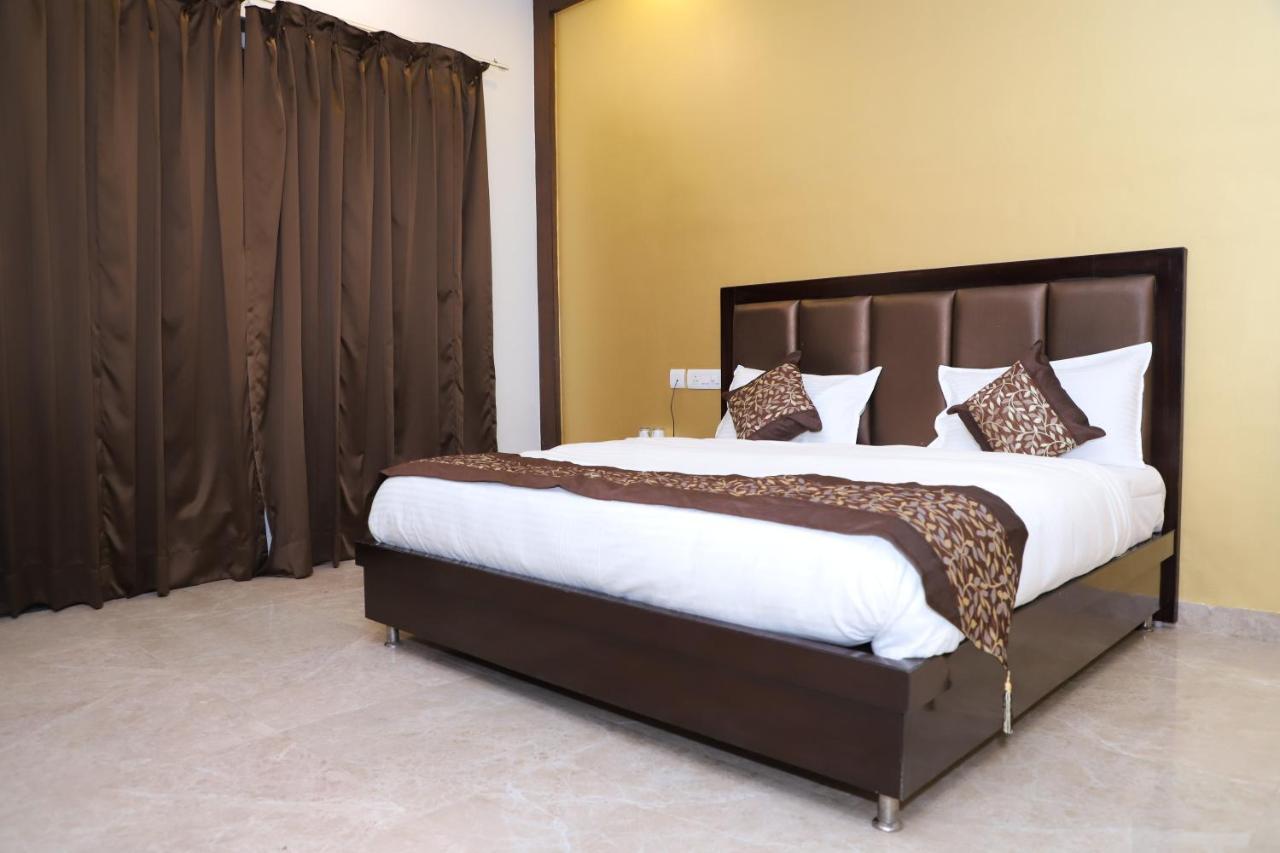 Nirvana Rooms Gurgaon Buitenkant foto