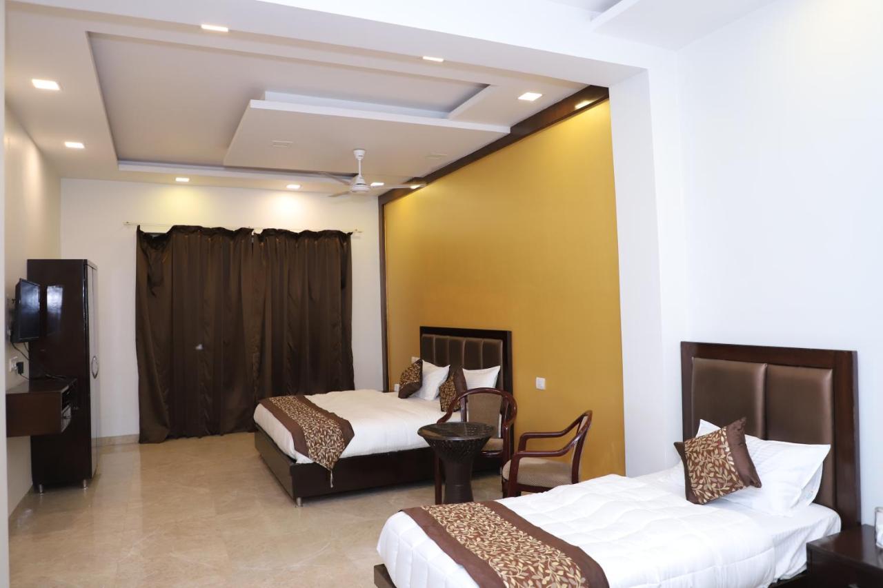 Nirvana Rooms Gurgaon Buitenkant foto